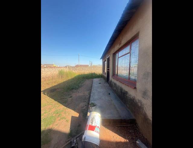 2 BEDROOM HOUSE FOR SALE IN PALIME